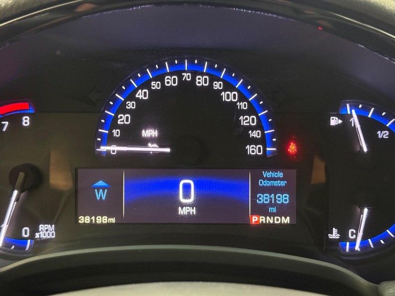 Cadillac XTS Vehicle Full-screen Gallery Image 23