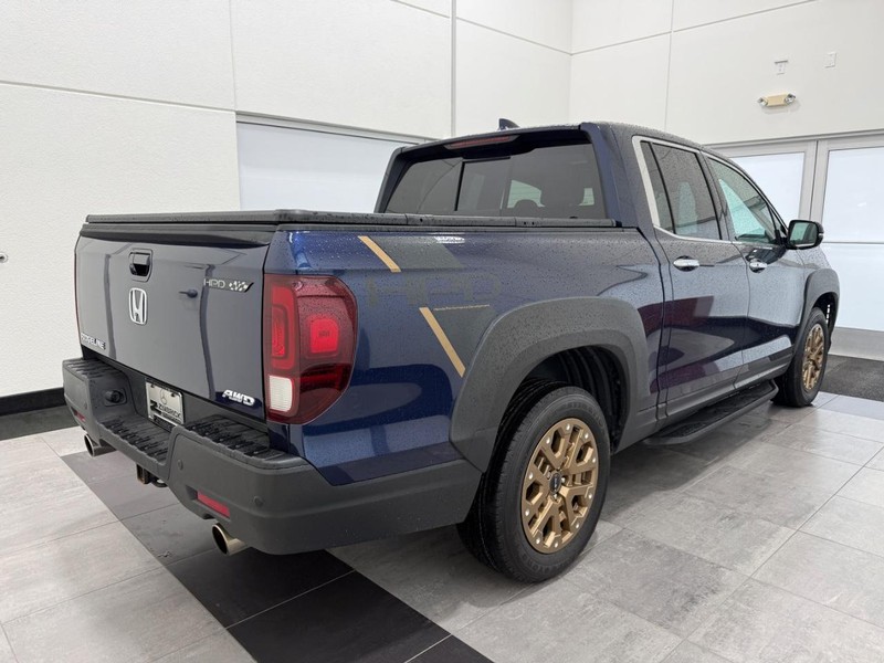 Honda Ridgeline Vehicle Full-screen Gallery Image 2