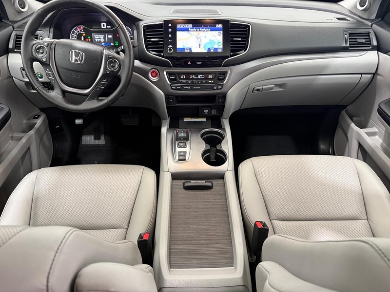 Honda Ridgeline Vehicle Full-screen Gallery Image 11