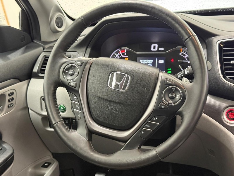 Honda Ridgeline Vehicle Full-screen Gallery Image 12