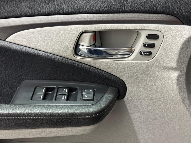 Honda Ridgeline Vehicle Full-screen Gallery Image 23