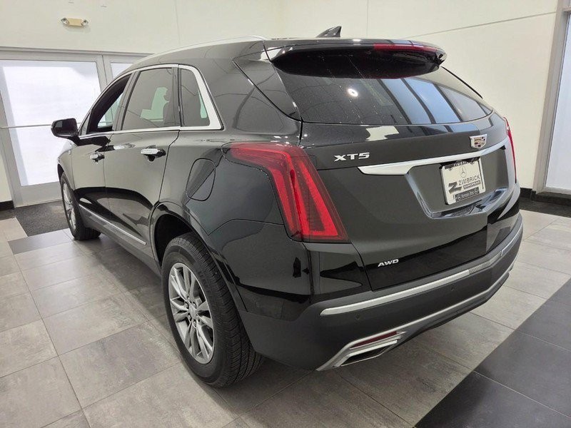 Cadillac XT5 Vehicle Full-screen Gallery Image 4