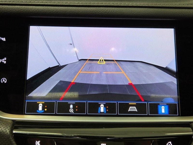 Cadillac XT5 Vehicle Full-screen Gallery Image 17