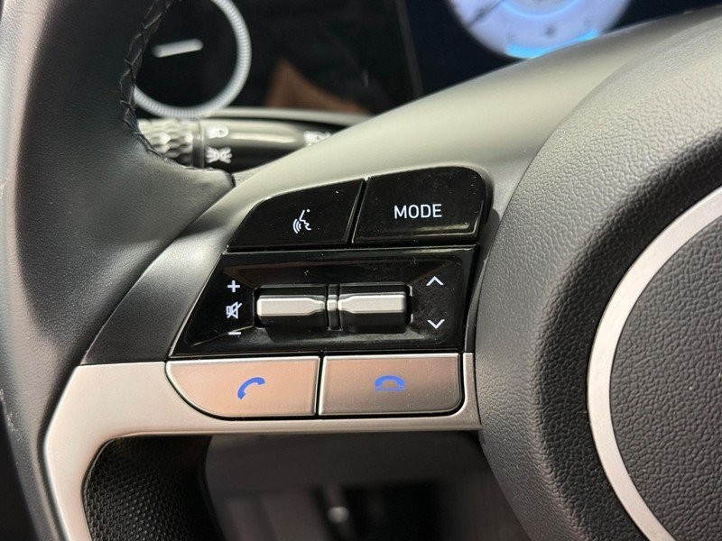 Hyundai Elantra Vehicle Full-screen Gallery Image 15