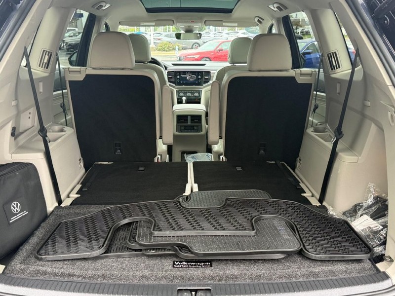 Volkswagen Atlas Vehicle Full-screen Gallery Image 5