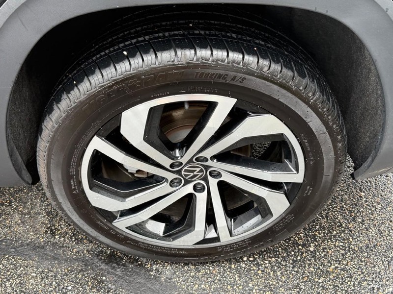 Volkswagen Atlas Vehicle Full-screen Gallery Image 7