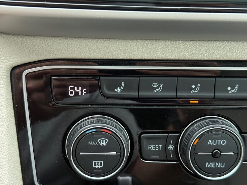 Volkswagen Atlas Vehicle Full-screen Gallery Image 20