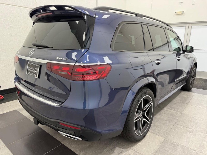 Mercedes-Benz GLS Vehicle Image 2