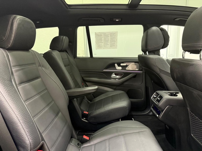 Mercedes-Benz GLS Vehicle Image 8