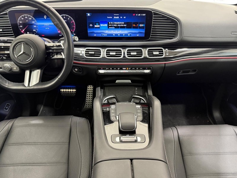 Mercedes-Benz GLS Vehicle Image 9