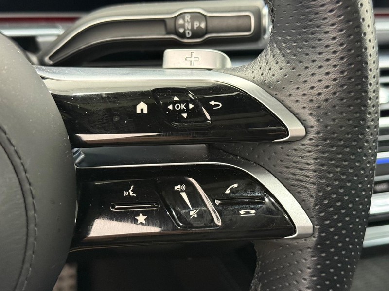 Mercedes-Benz GLS Vehicle Image 14