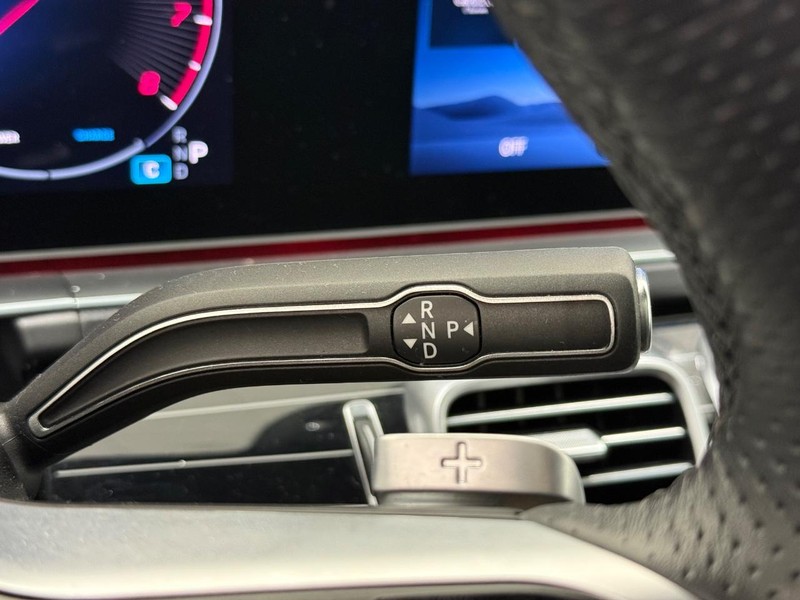 Mercedes-Benz GLS Vehicle Image 15