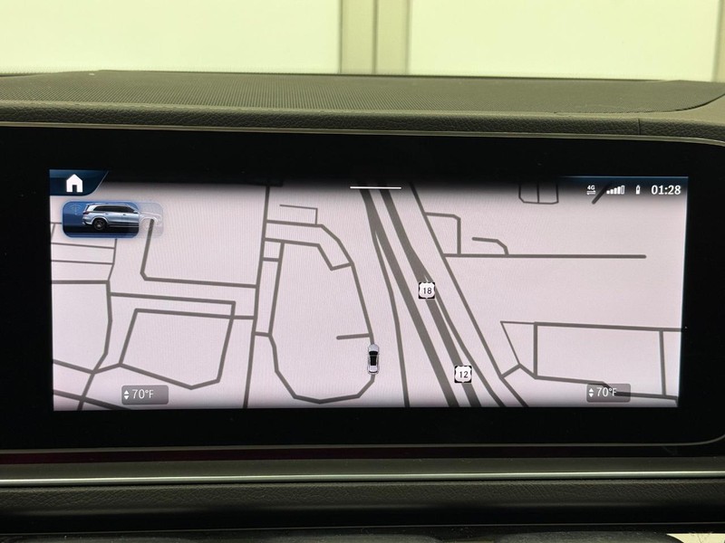 Mercedes-Benz GLS Vehicle Image 17