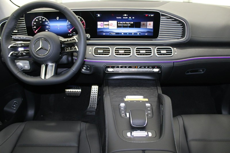 Mercedes-Benz GLS Vehicle Image 6