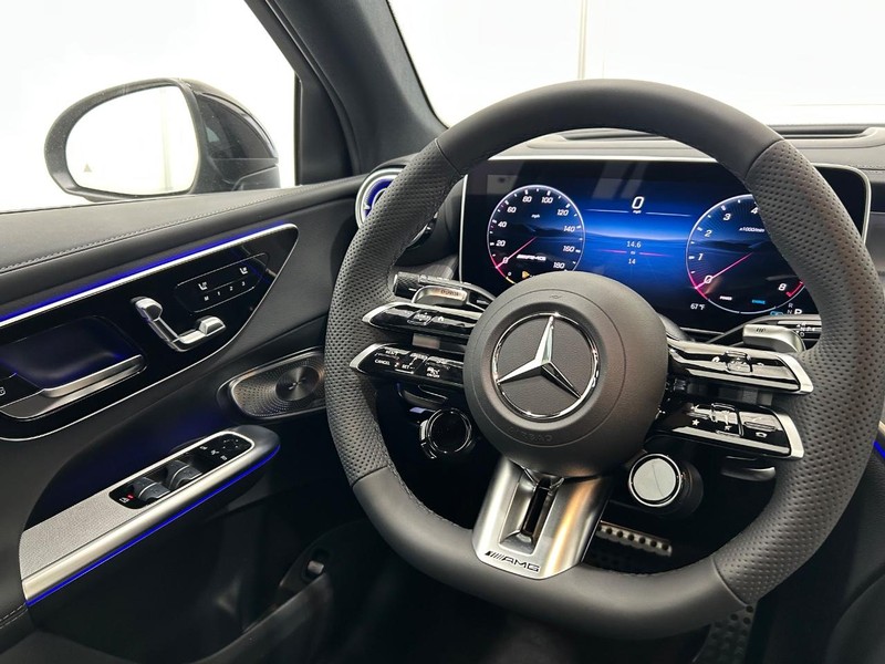 Mercedes-Benz GLC Vehicle Image 8