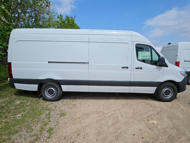 Mercedes-Benz Sprinter Van Vehicle Image 2