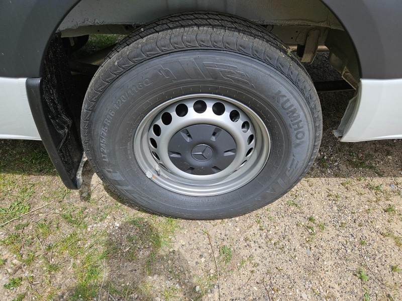 Mercedes-Benz Sprinter Van Vehicle Image 4