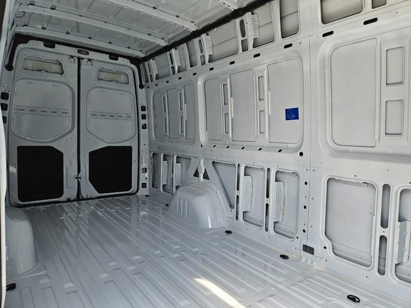 Mercedes-Benz Sprinter Van Vehicle Image 5