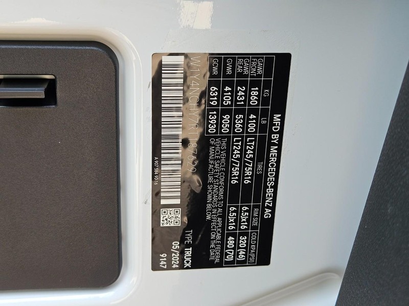 Mercedes-Benz Sprinter Van Vehicle Image 18
