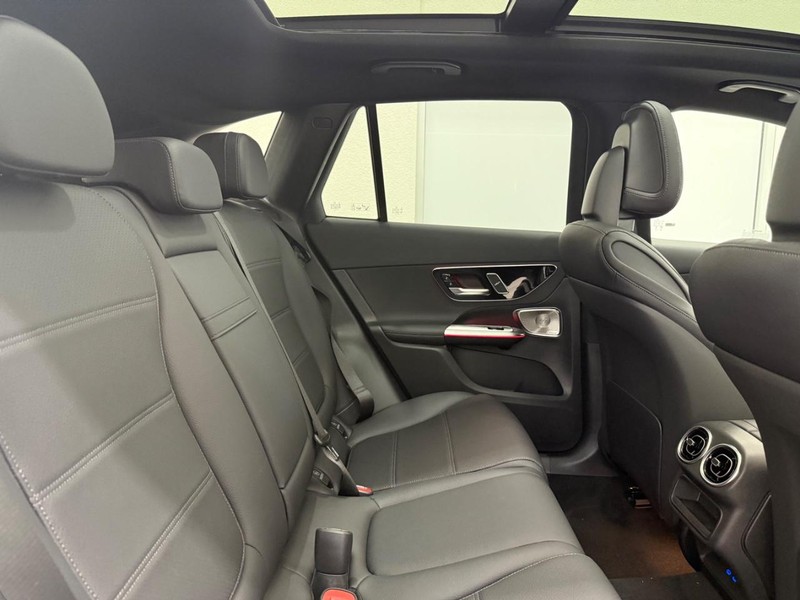 Mercedes-Benz GLC Vehicle Image 5
