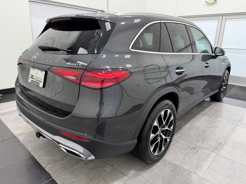 Mercedes-Benz GLC Vehicle Image 2