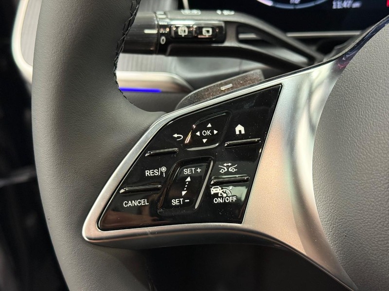 Mercedes-Benz GLC Vehicle Image 11