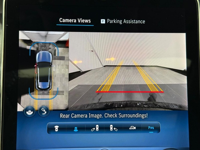 Mercedes-Benz GLC Vehicle Image 13