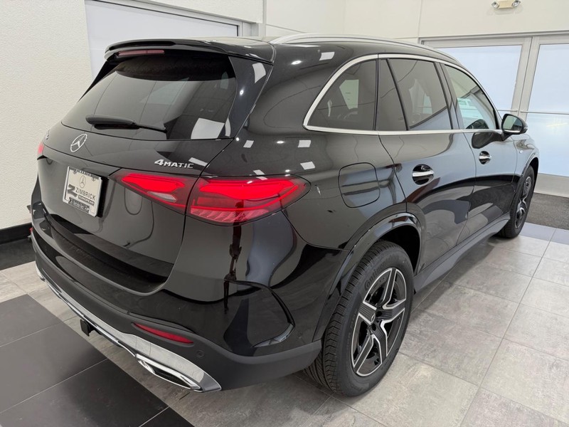 Mercedes-Benz GLC Vehicle Image 2