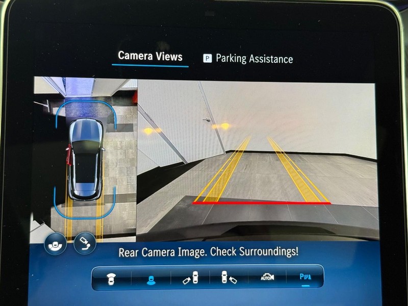 Mercedes-Benz GLC Vehicle Image 13
