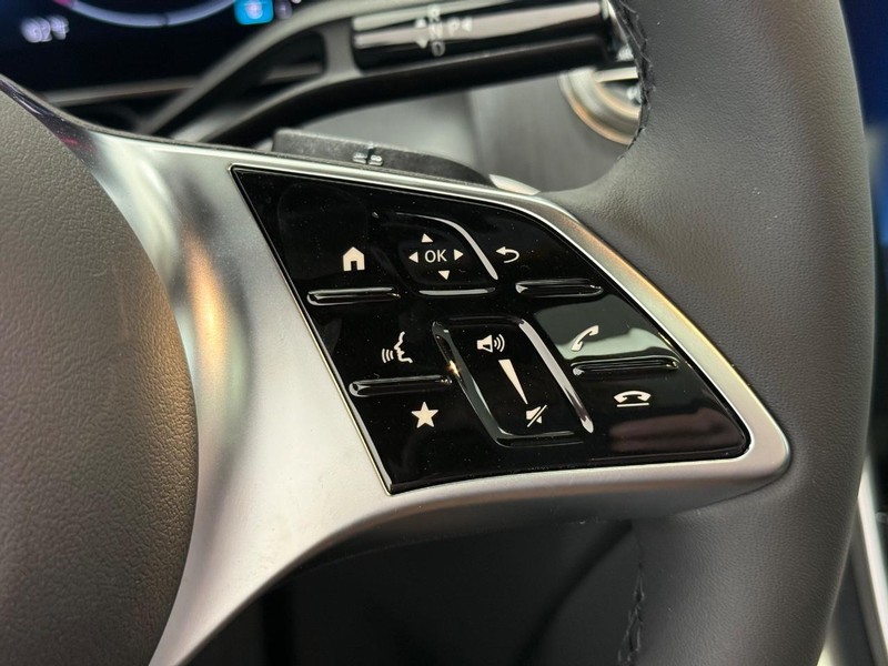 Mercedes-Benz GLC Vehicle Image 11