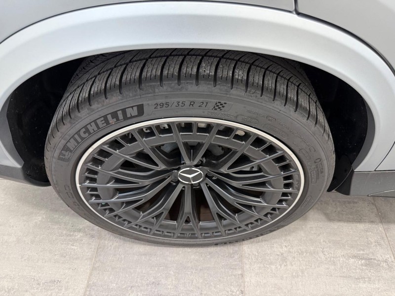 Mercedes-Benz GLC Vehicle Image 3