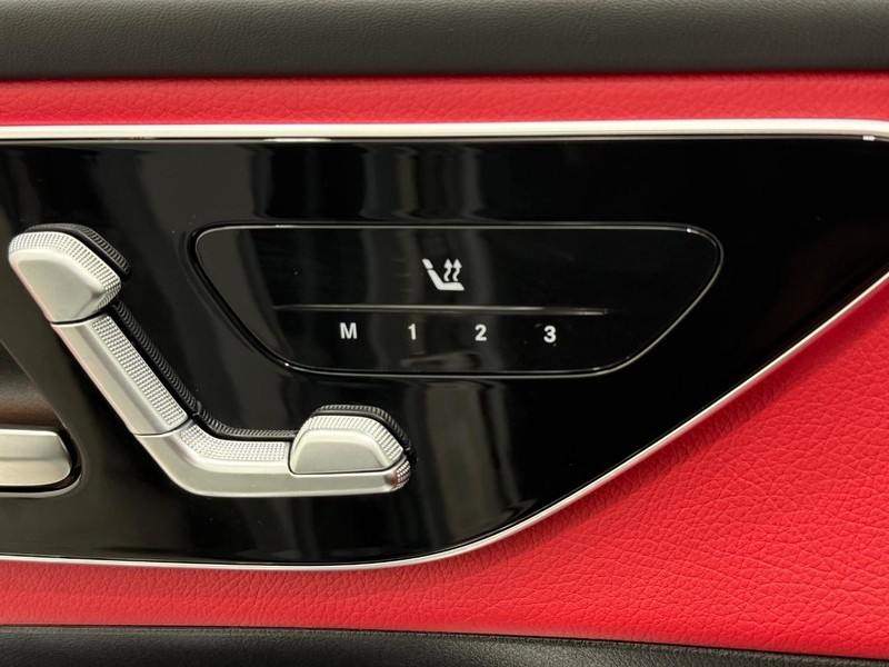 Mercedes-Benz GLC Vehicle Image 9