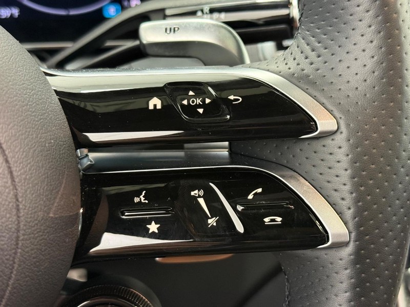 Mercedes-Benz GLC Vehicle Image 11