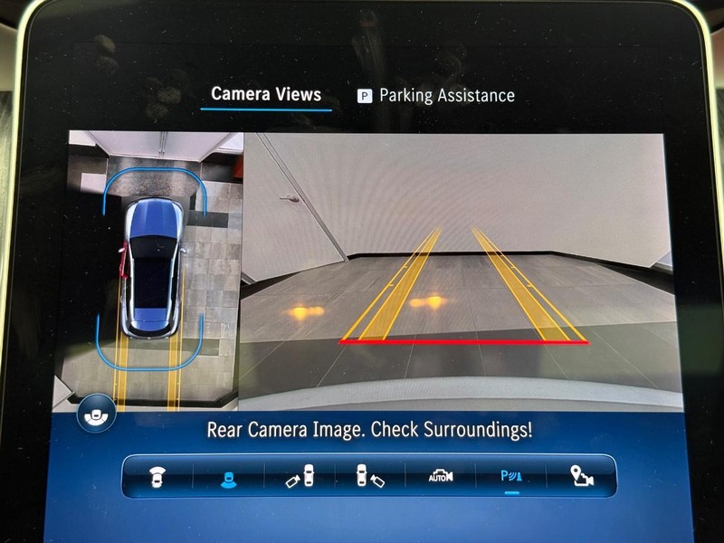 Mercedes-Benz GLC Vehicle Image 13