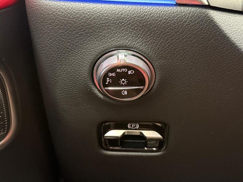 Mercedes-Benz GLC Vehicle Image 21