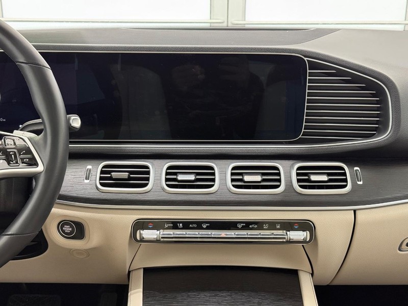 Mercedes-Benz GLE Vehicle Image 6