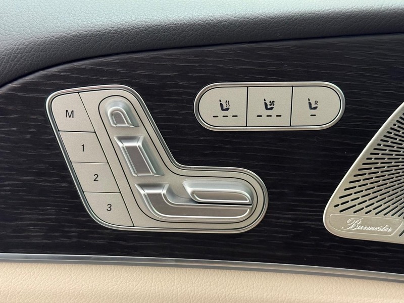 Mercedes-Benz GLE Vehicle Image 9