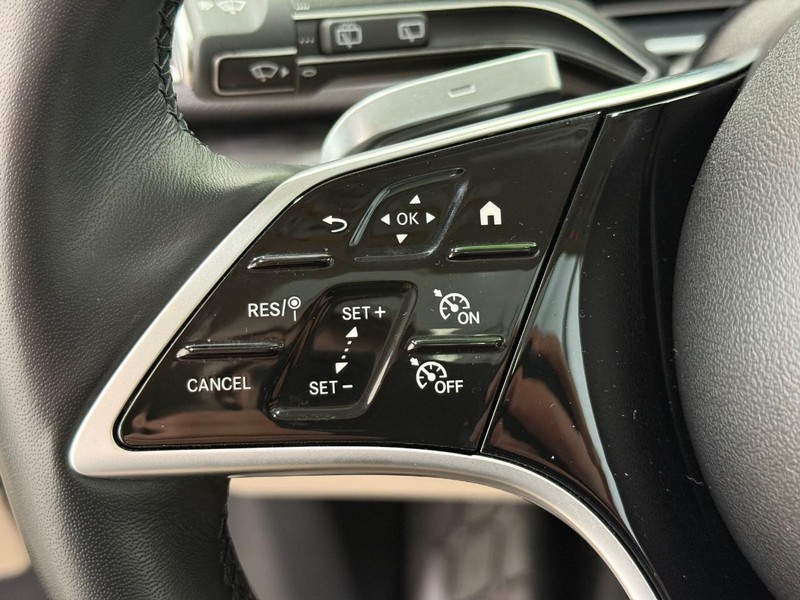 Mercedes-Benz GLE Vehicle Image 10