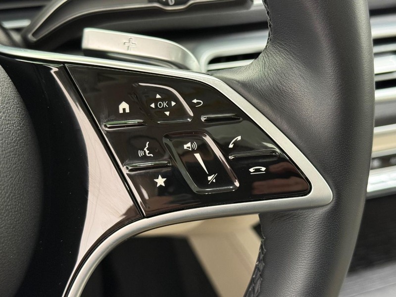 Mercedes-Benz GLE Vehicle Image 11