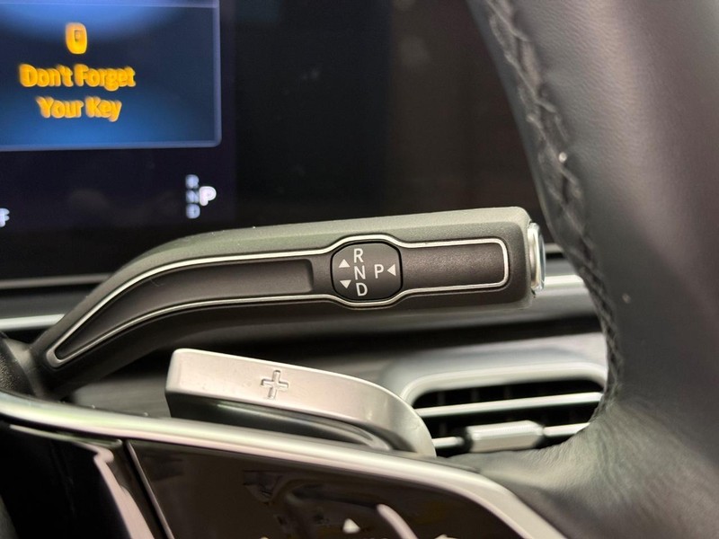 Mercedes-Benz GLE Vehicle Image 12