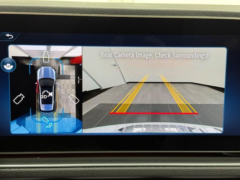 Mercedes-Benz GLE Vehicle Image 13