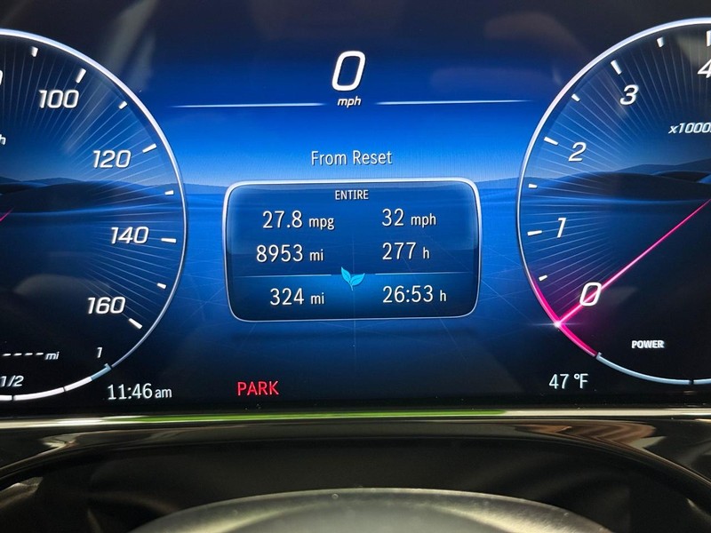 Mercedes-Benz E-Class Vehicle Image 13