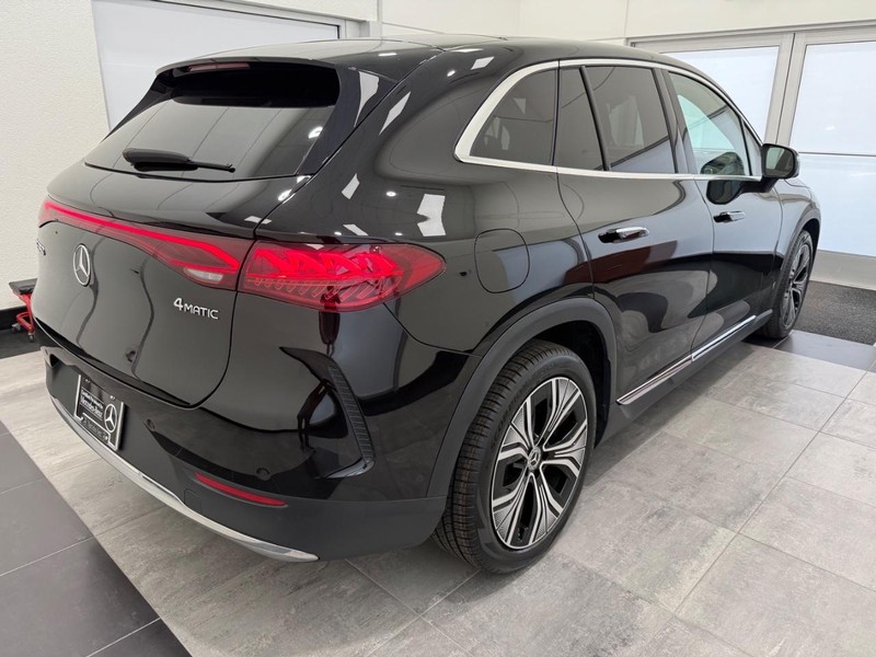 Mercedes-Benz EQE Vehicle Image 2