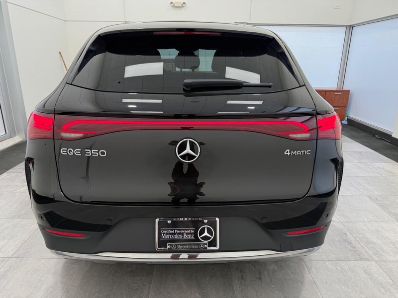 Mercedes-Benz EQE Vehicle Image 3