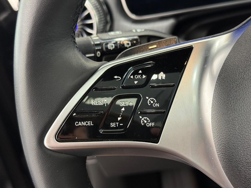 Mercedes-Benz EQE Vehicle Image 14