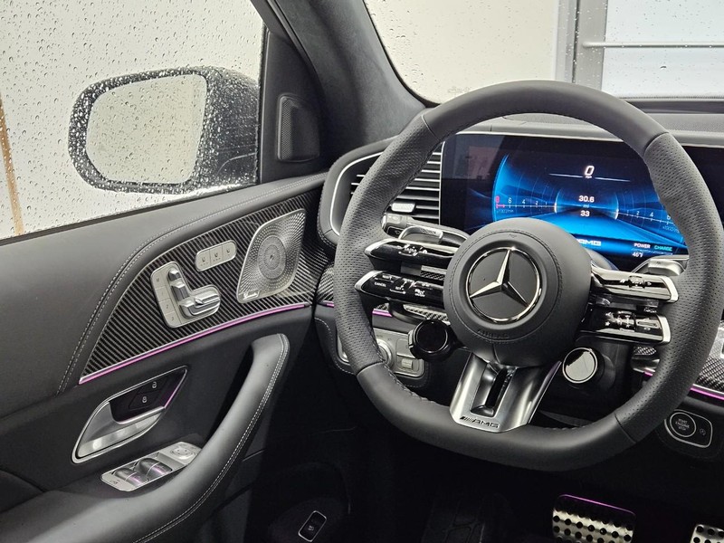 Mercedes-Benz GLE Vehicle Image 8