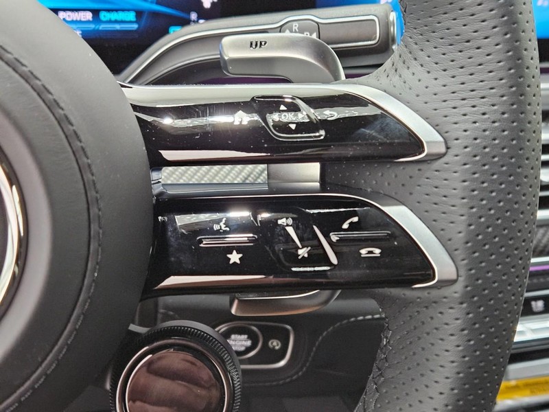 Mercedes-Benz GLE Vehicle Image 12