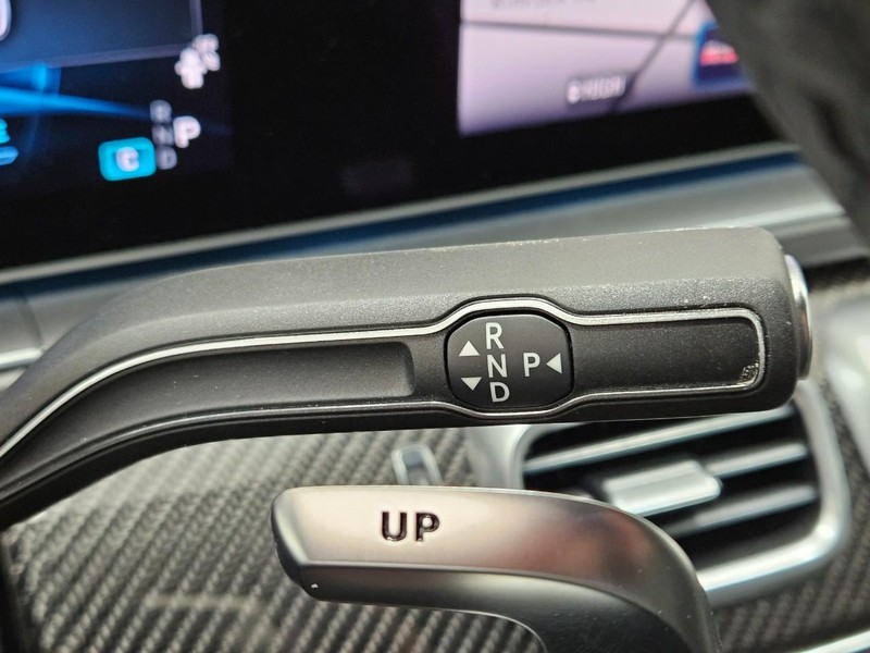 Mercedes-Benz GLE Vehicle Image 15