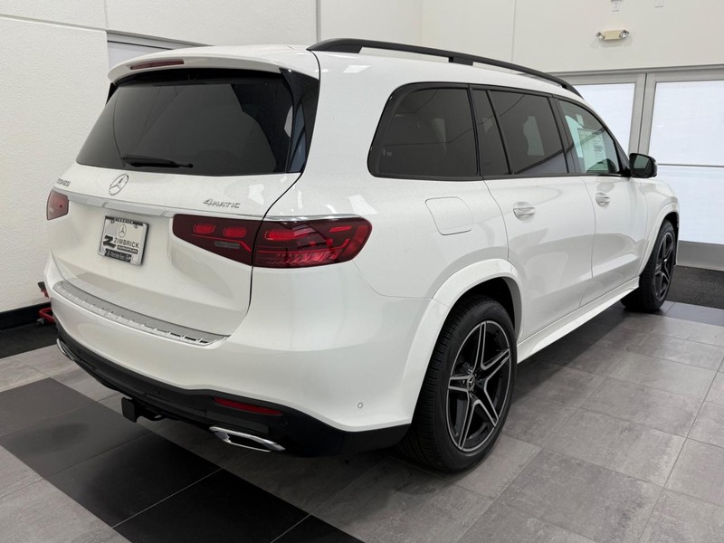 Mercedes-Benz GLS Vehicle Image 2