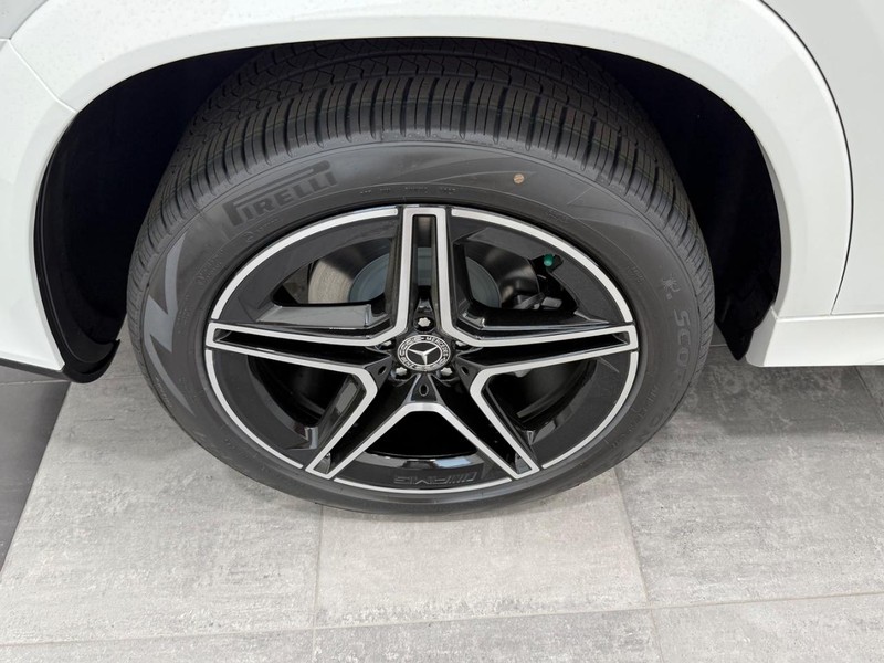 Mercedes-Benz GLS Vehicle Image 3